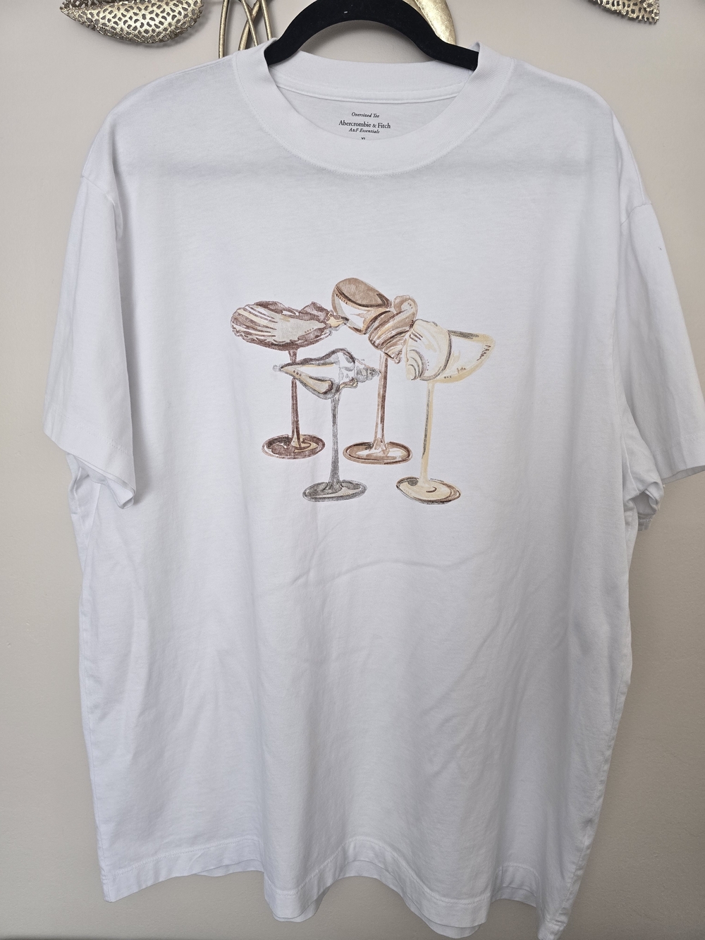 Abercrombie & Fitch White Graphic Tee with Cocktail Glass Print Size XL Soft
